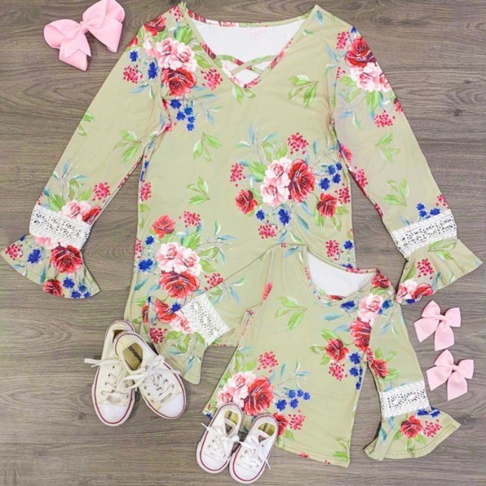 Spring Moss Floral Shirt- Mommy Size Medium